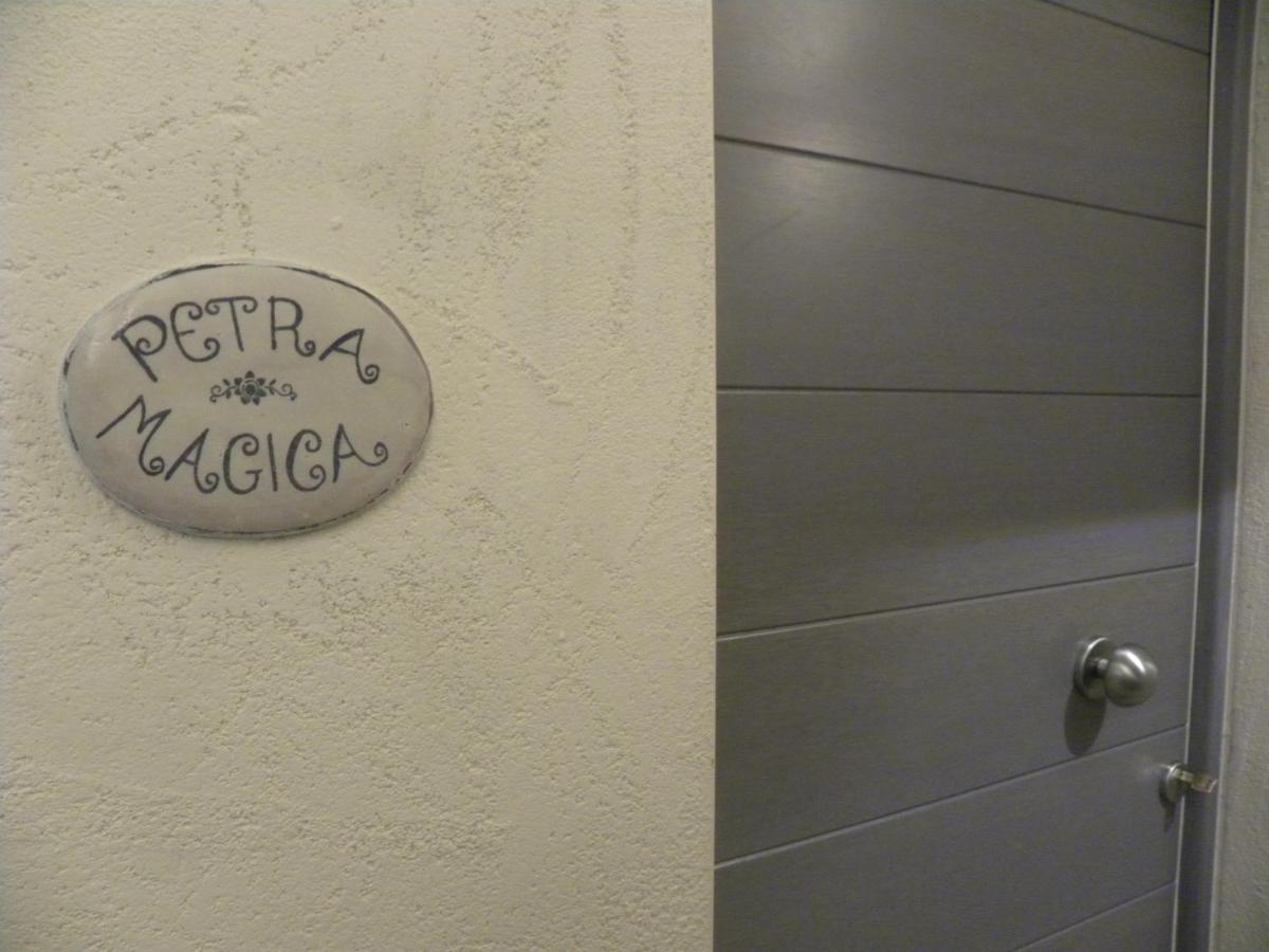 Ferienwohnung Petra Magica San Pantaleo Exterior foto
